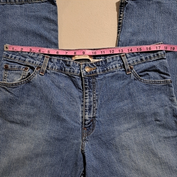 Signature by Levi Strauss Light Blue Women's Boot Cut Jeans - Picture 13 of 14